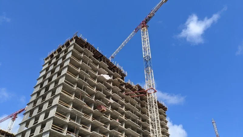 Объем запуска новых проектов жилья снизился более чем на 20% — Минстрой